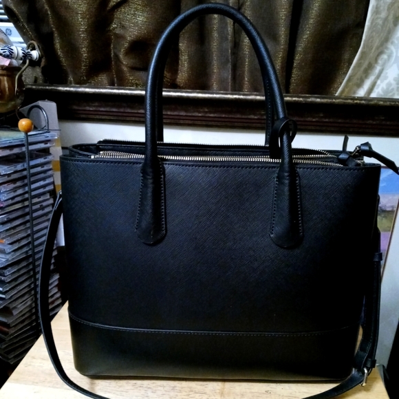 Zara Handbags - ZARA Basic Collection Large City Crossbody Bag 15x12,New!🆕A Nice Gift.